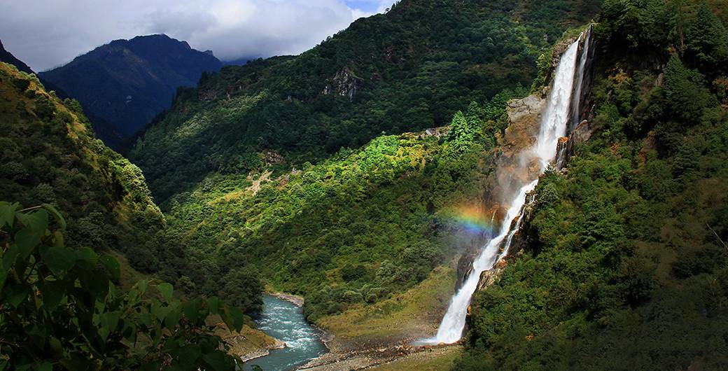 5 Best Monsoon Waterfalls Destinations In India Getupandgo
