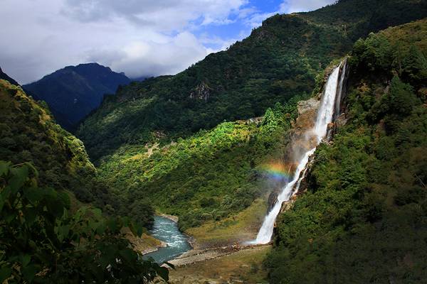 Nuranang-falls